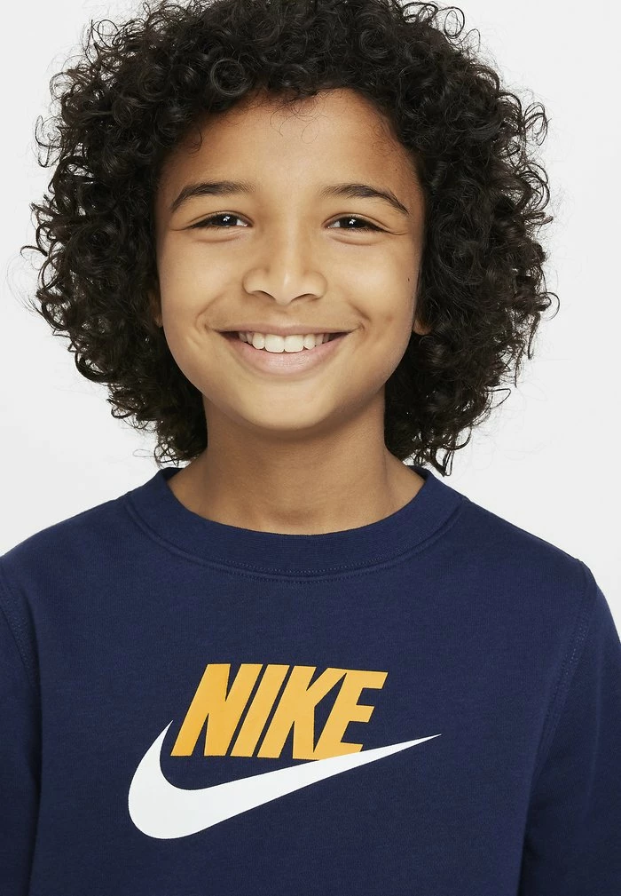 Nike Sportswear B NSW CLUB HBR CREW UNISEX - Sweatshirt - Midnight Navy/(yellow Ochre) - Image 4