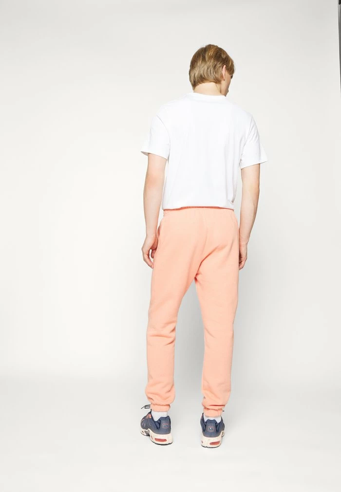 Nike Sportswear CLUB PANT - Tracksuit Bottoms - Light Madder Root - Image 5