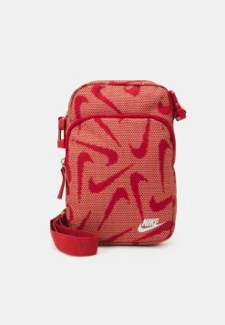 Nike Sportswear HERITAGE UNISEX - Across Body Bag - Cinnabar/white