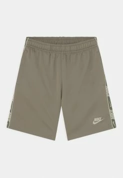 Nike Sportswear REPEAT - Shorts - Matte Olive/light Stone
