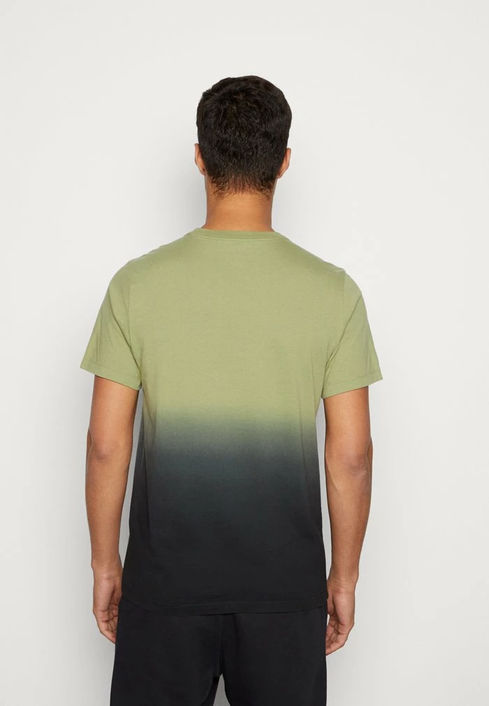 Nike Sportswear TEE DIP DYE - Print T-shirt - Alligator - Image 3