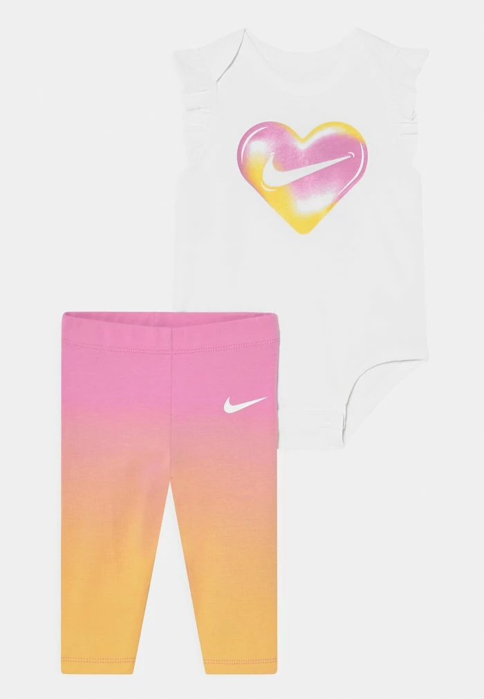 Nike Sportswear FREEZE TAG SET - Print T-shirt - Psychic Pink