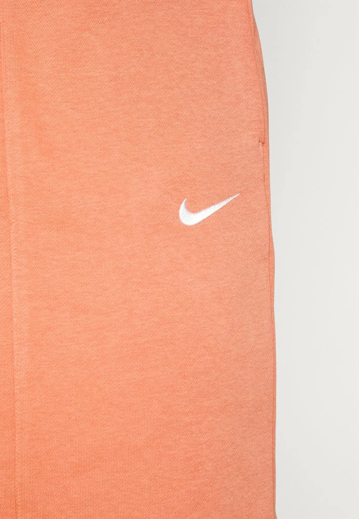 Nike Sportswear PLUS - Shorts - Madder Root - Image 5