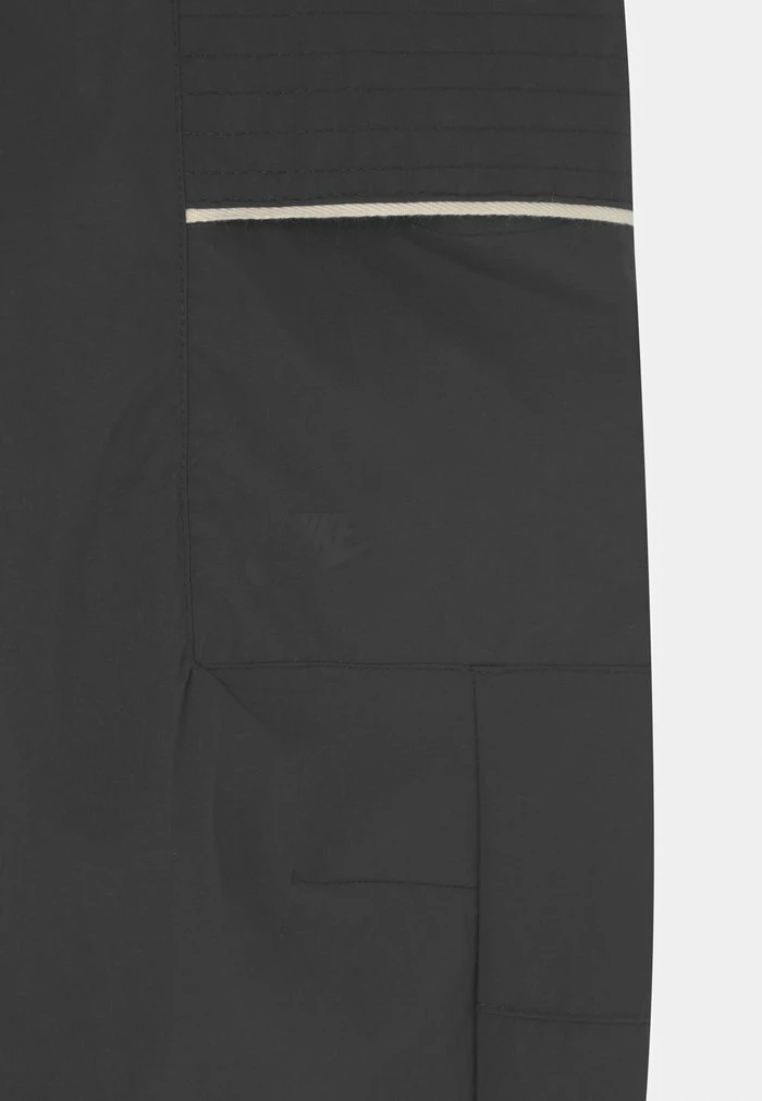 Nike Sportswear UTILITY PANT - Trousers - Black - Image 3