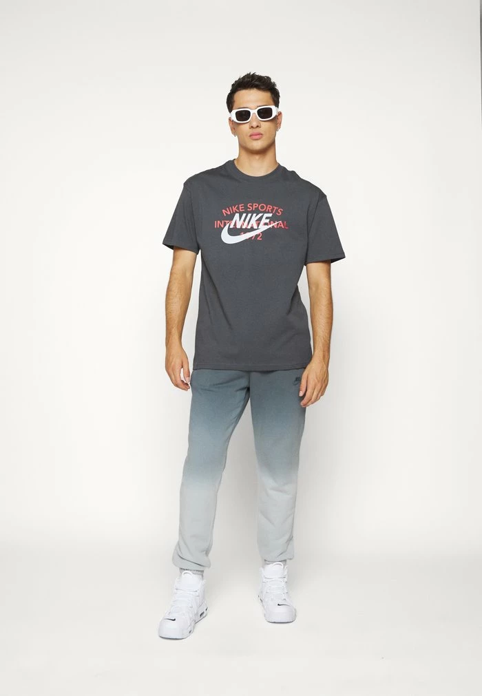Nike Sportswear TEE CIRCA - Print T-shirt - Anthracite - Image 2