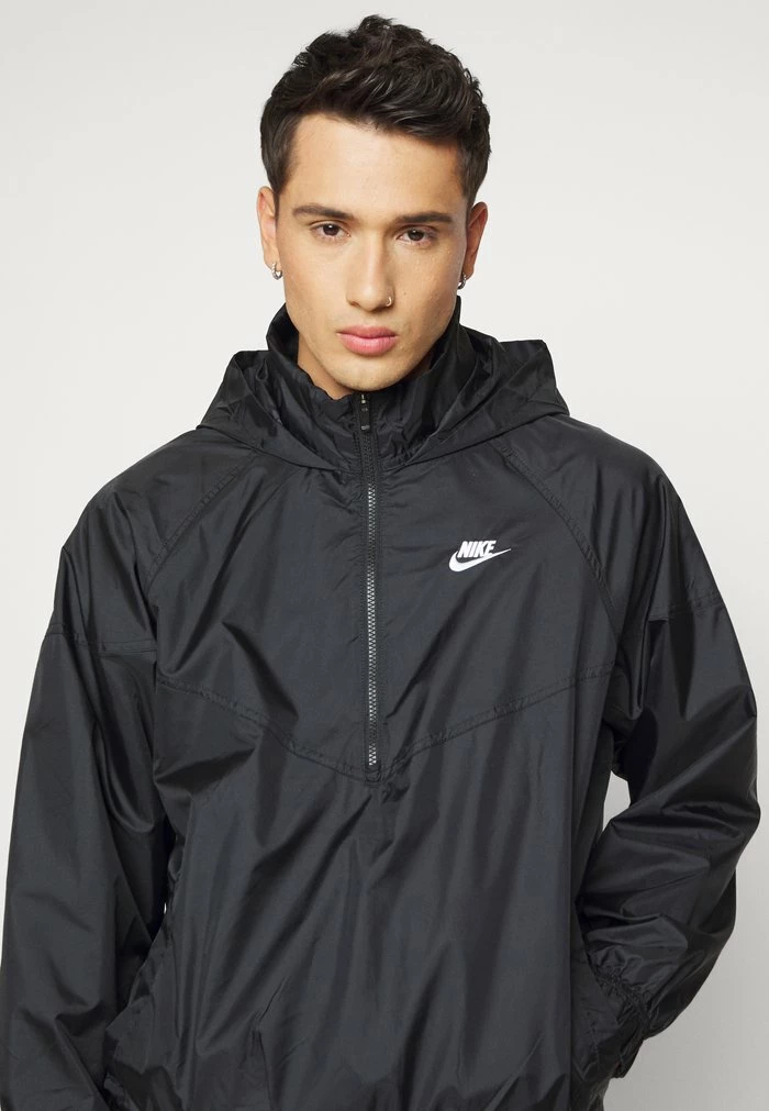 Nike Sportswear CLUB TRACK - Windbreaker - Black/white - Image 6