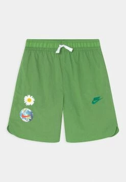 Nike Sportswear STATEMENT - Shorts - Chlorophyll