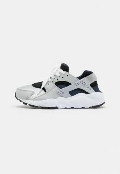 Nike Sportswear HUARACHE RUN BG - Trainers - Grey Fog/wolf Grey/blackobsidian
