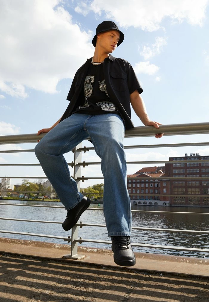 Nike Sportswear AIR FORCE 1 MID '07 - Trainers - Black