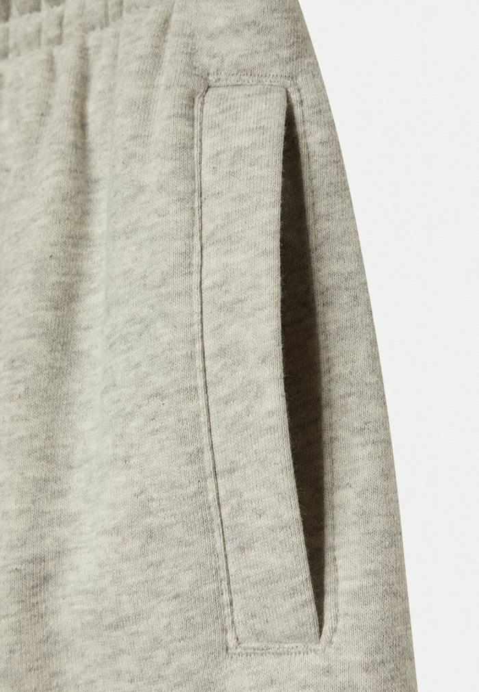 Nike Sportswear CORE UNISEX - Tracksuit Bottoms - Grey Heather/sail/(university Red) - Image 3