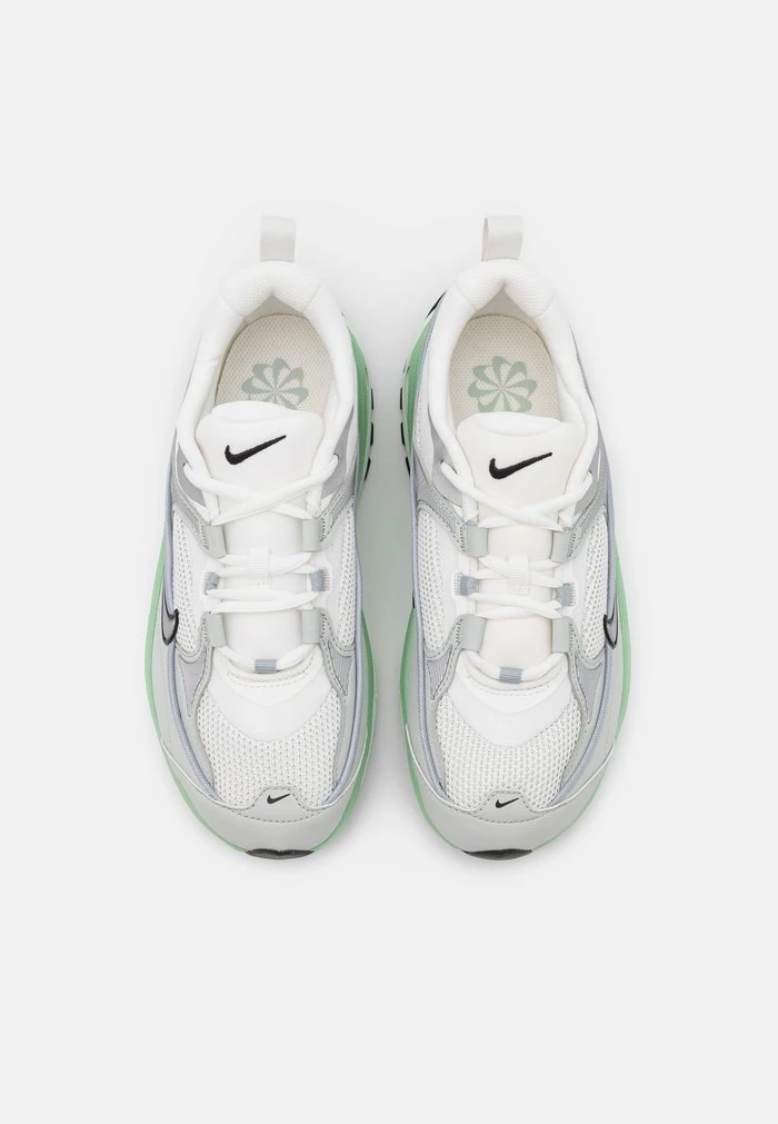 Nike Sportswear W AIR MAX BLISS NN - Trainers - Summit White/metallic Silver/black/light Silver/enamel Green/barely Green - Image 8