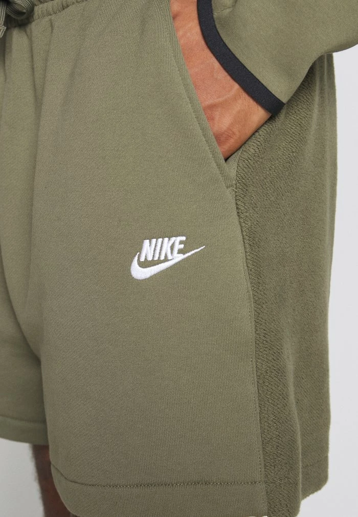 Nike Sportswear CLUB - Shorts - Medium Olive/white - Image 7