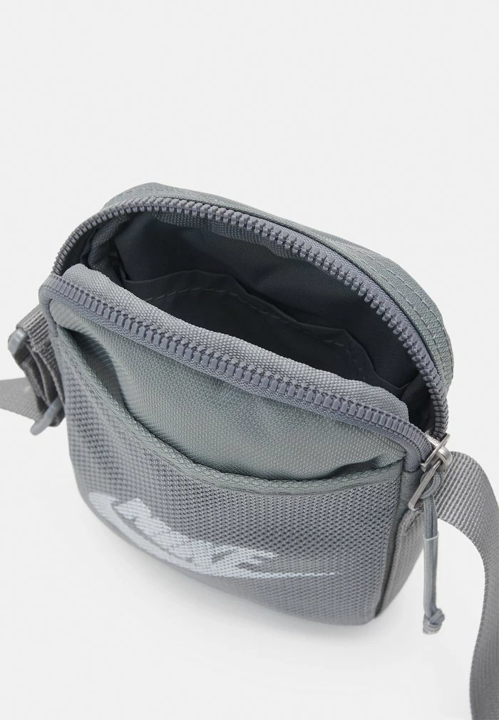 Nike Sportswear HERITAGE UNISEX - Across Body Bag - Particle Grey/white - Image 3