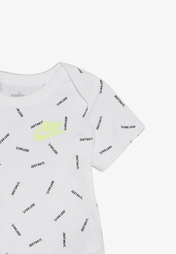 Nike Sportswear TOSS PANT BABY SET - Body - Black - Image 5