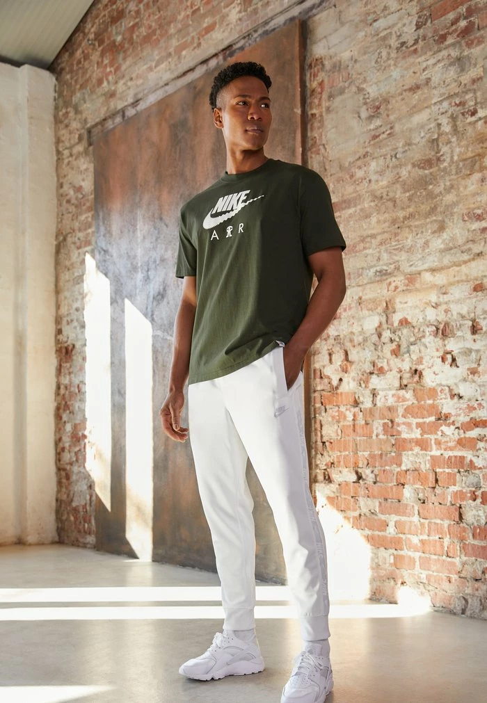 Nike Sportswear REPEAT JOGGER - Tracksuit Bottoms - White/white/(pure Platinum)