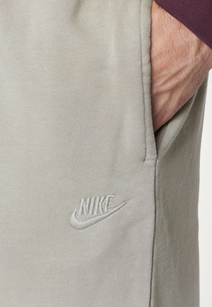 Nike Sportswear CLUB DIP DYE - Shorts - Khaki/rattan - Image 8
