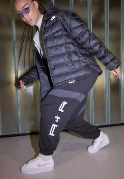 Nike Sportswear W BLAZER LOW PLATFORM - Trainers - Pink Glaze/summit White/black/team Orange/white