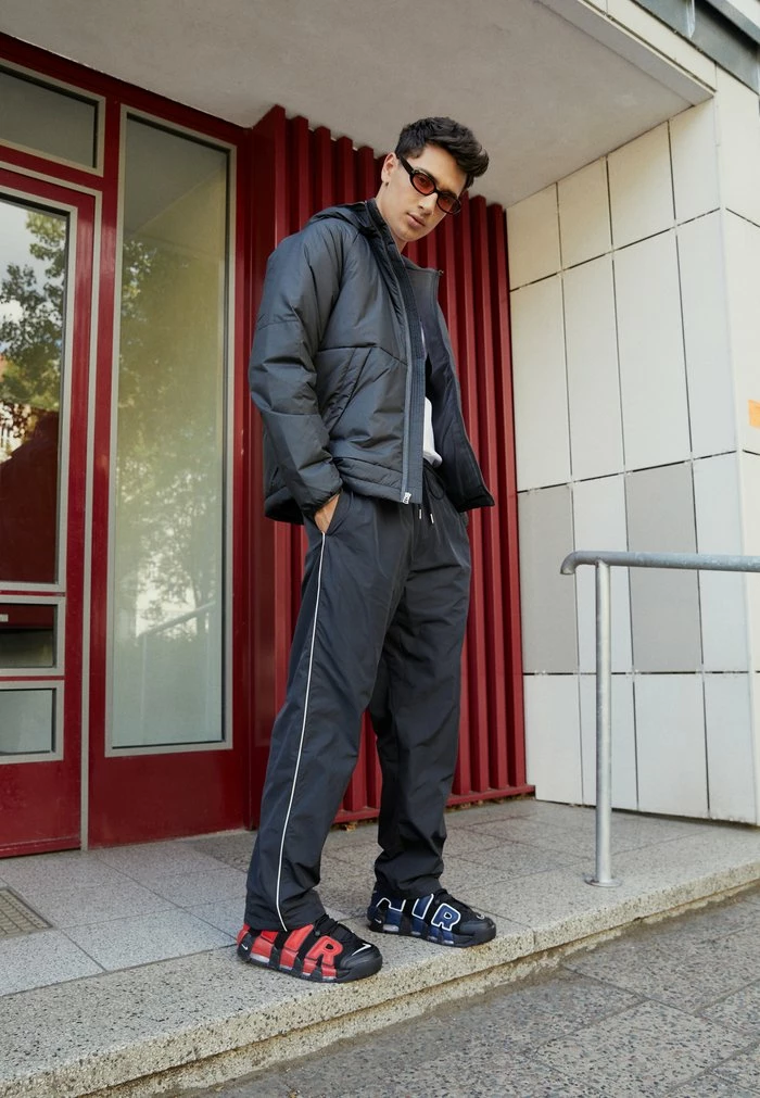 Nike Sportswear AIR PANT - Tracksuit Bottoms - Black/white