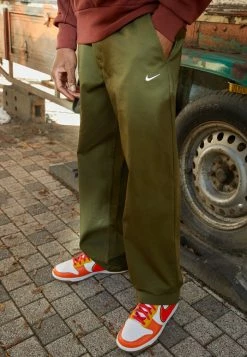 Nike Sportswear NIKE LIFE PANT TROUSERS - Trousers - Rough Green