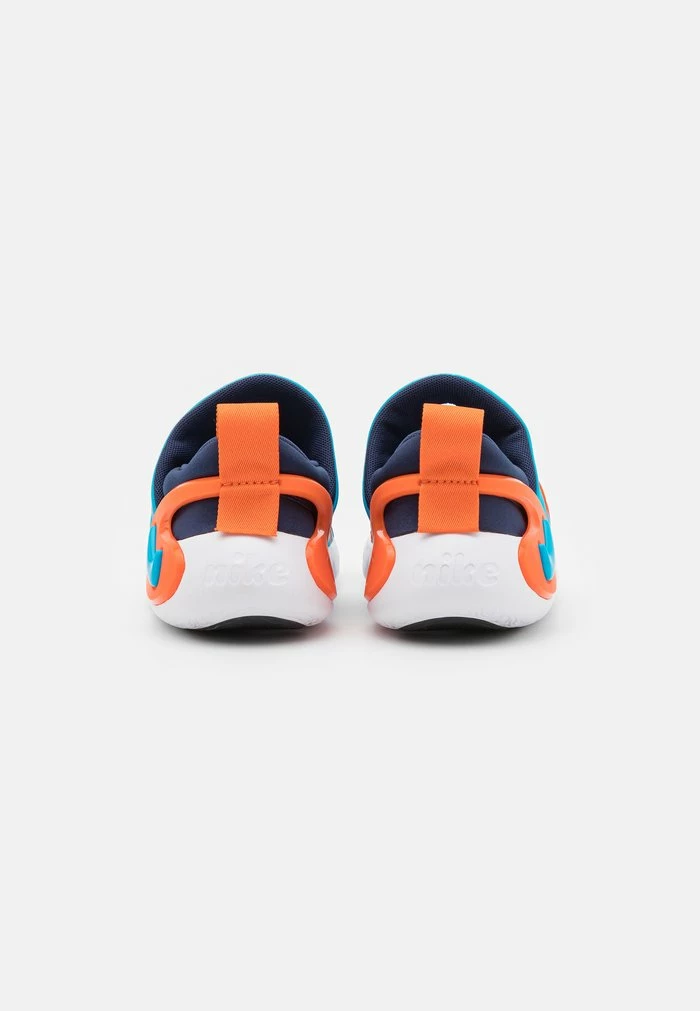 Nike Sportswear DYNAMO GO BP UNISEX - Slip-ons - Laser Blue/safety Orange/midnight Navy/white - Image 3