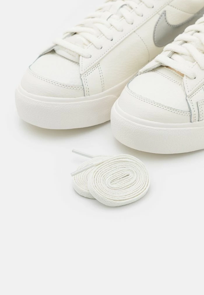 Nike Sportswear BLAZER PLATFORM - Trainers - Sail/metallic Silver - Image 5