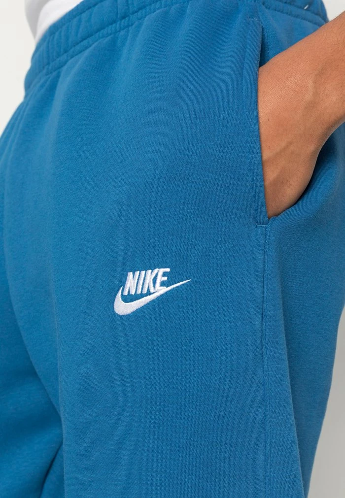 Nike Sportswear CLUB - Tracksuit Bottoms - Marina Blue - Image 5