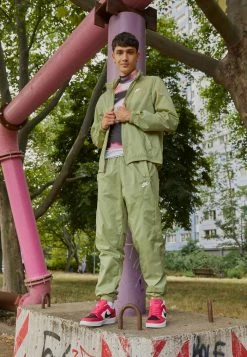 Nike Sportswear CLUB TRACK SUIT - Tracksuit - Alligator/white