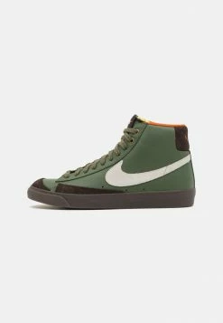 Nike Sportswear BLAZER MID 77 VNTG FF UNISEX - High-top Trainers - Army Olive/summit White/campfire Orange/dark Brown/brown