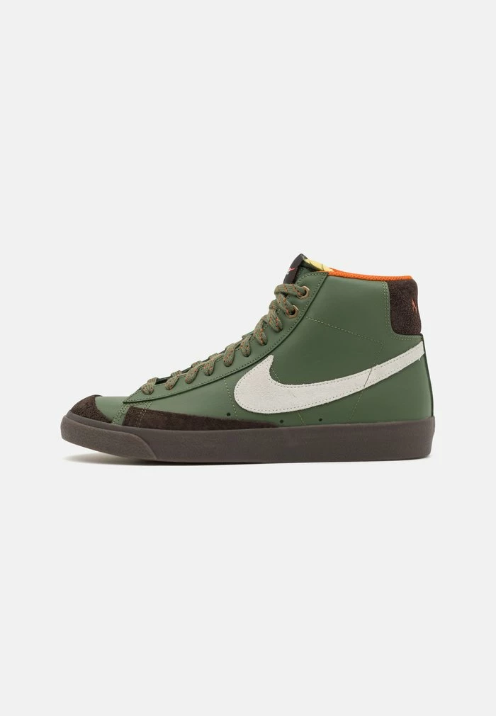 Nike Sportswear BLAZER MID 77 VNTG FF UNISEX - High-top Trainers - Army Olive/summit White/campfire Orange/dark Brown/brown