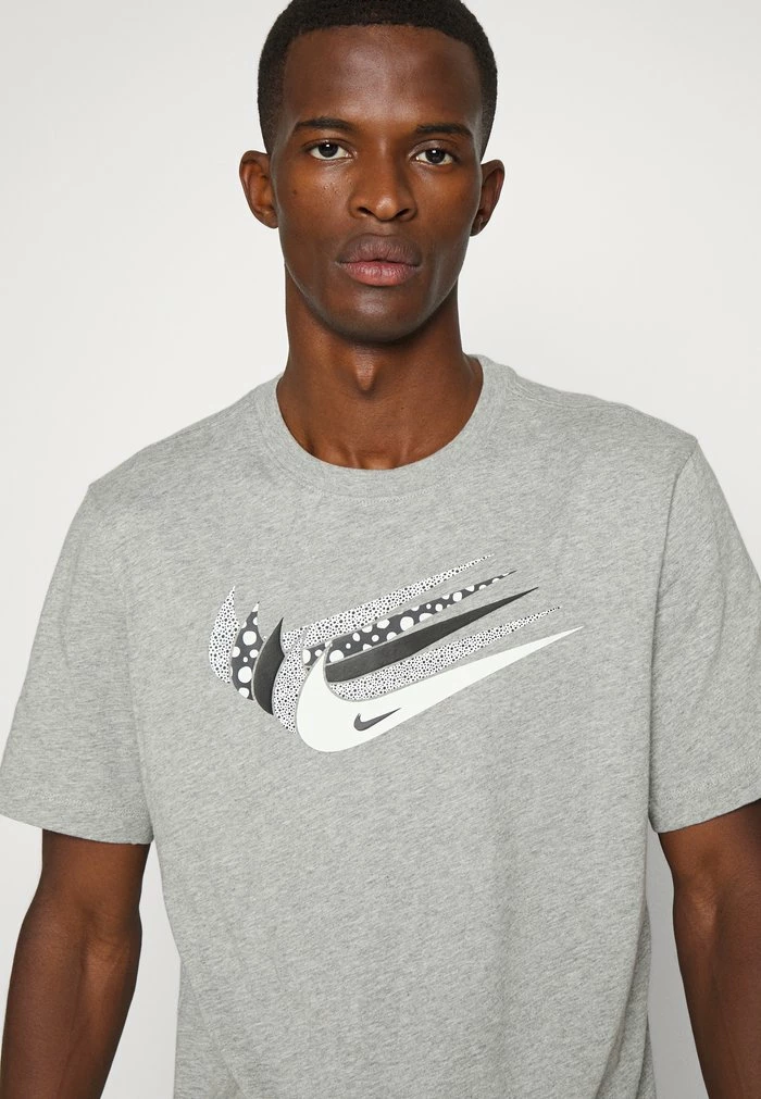 Nike Sportswear TEE - Print T-shirt - Dark Grey Heather/white - Image 5