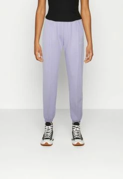 Nike Sportswear TREND PANT - Tracksuit Bottoms - Purple Dawn