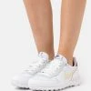Nike Sportswear INTERNATIONALIST - Trainers - White/lemon Drop/regal Pink