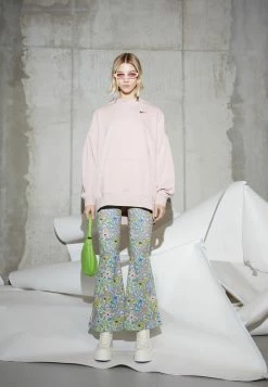 Nike Sportswear HOODIE - Sweatshirt - Pink Oxford/light Curry/rose Whisper