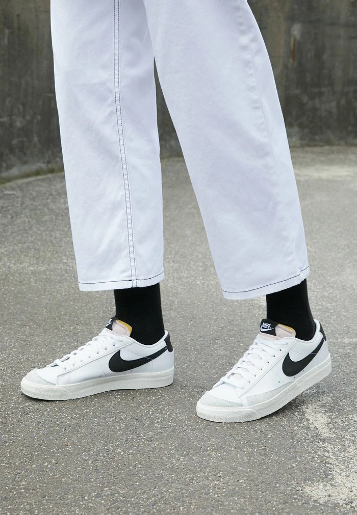 Nike Sportswear BLAZER - Trainers - White/black - Image 3