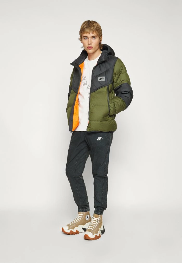 Nike Sportswear CLUB - Tracksuit Bottoms - Black/white - Image 5