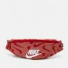 Nike Sportswear HERITAGE UNISEX - Bum Bag - Cinnabar/cinnabar/white