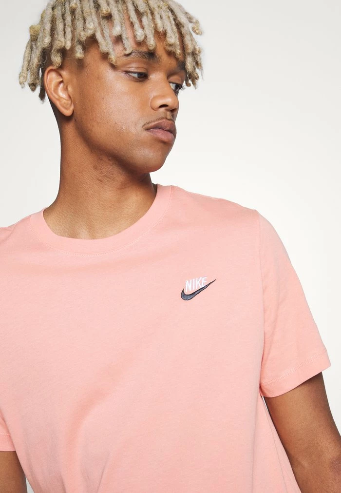 Nike Sportswear CLUB TEE - Basic T-shirt - Madder Root - Image 7