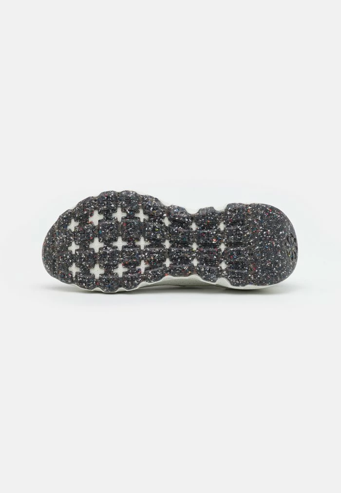 Nike Sportswear SPACE HIPPIE 04 - Trainers - Black/light Smoke Grey/sail - Image 5