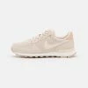 Nike Sportswear INTERNATIONALIST - Trainers - Pearl White/bio Beige/summit White