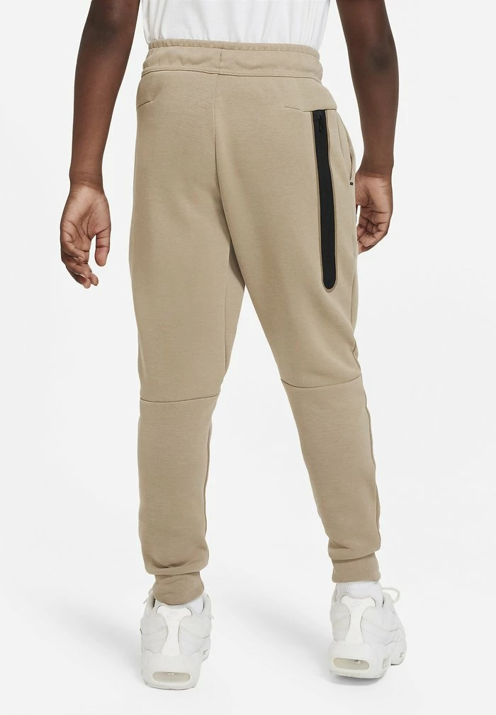 Nike Sportswear B NSW TCH FLC PANT UNISEX - Tracksuit Bottoms - Khaki/yellow Ochre/(black) - Image 3