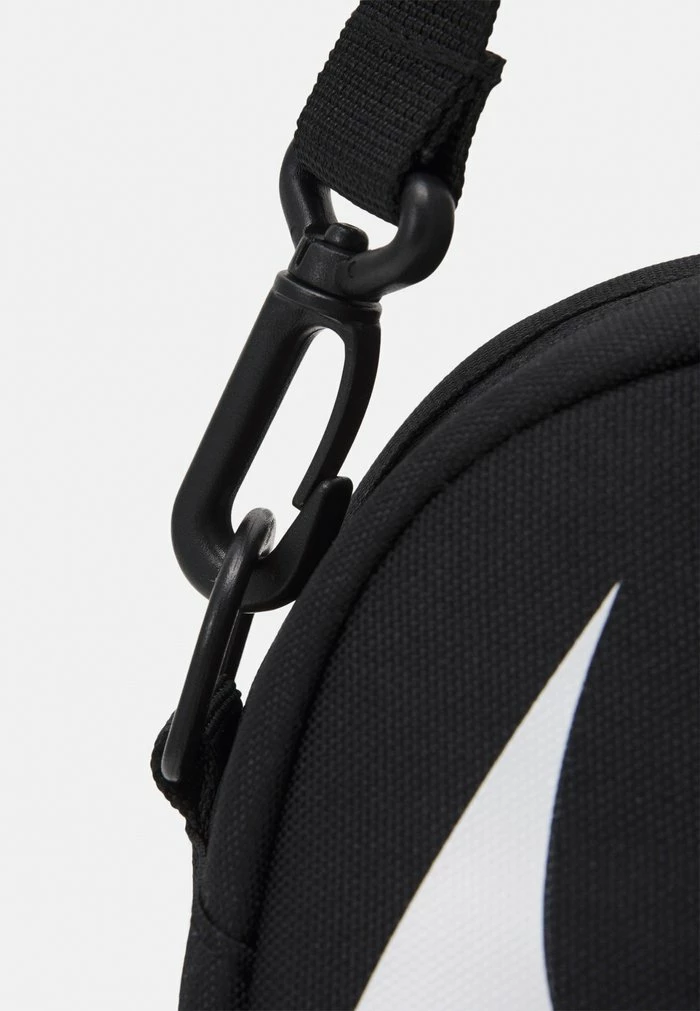 Nike Sportswear GYM CLUB LUNCH BAG UNISEX - Sports Bag - Black - Image 4