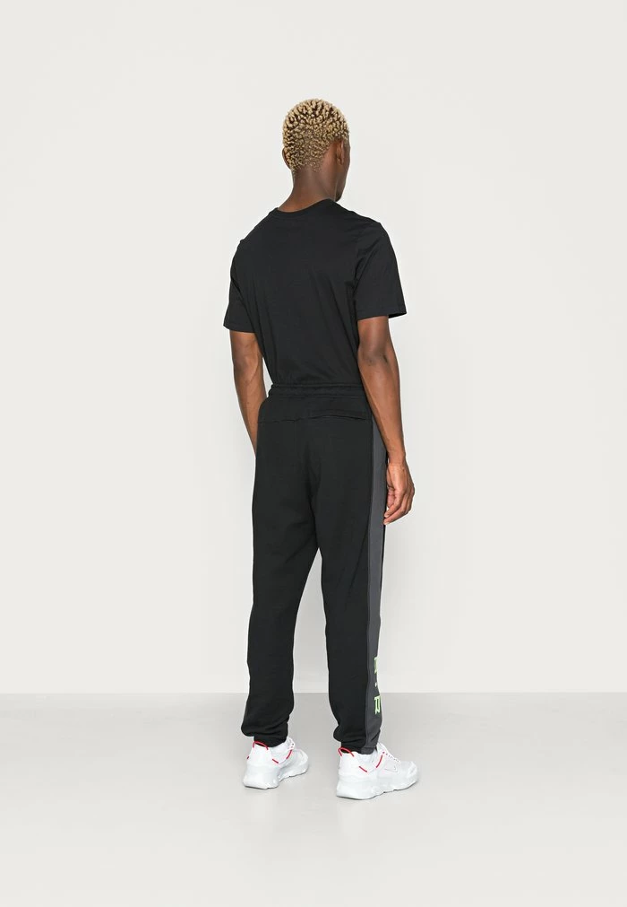 Nike Sportswear AIR PANT - Tracksuit Bottoms - Black/smoke Grey/ghost Green - Image 3