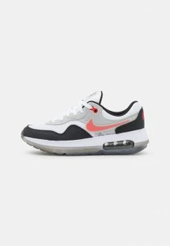 Nike Sportswear AIR MAX MOTIF - Trainers - Black/siren Red/white/grey Fog