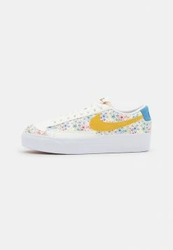 Nike Sportswear BLAZER PLATFORM - Trainers - Sail/university Blue/vivid Sulfur/game Royal/mystic Hibiscus/bleached Coral