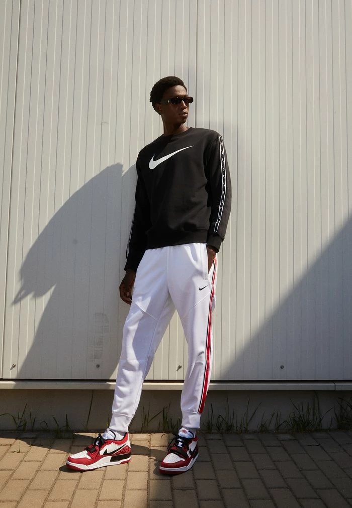 Nike Sportswear REPEAT - Tracksuit Bottoms - White/black