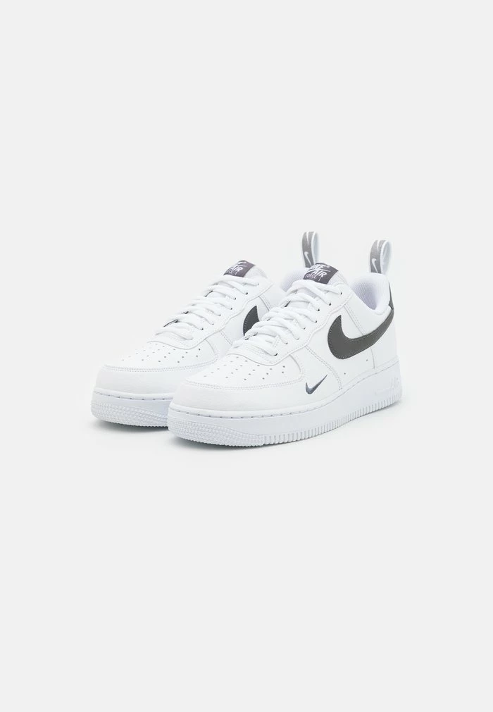 Nike Sportswear AIR FORCE 1 07 LV8 UT TU - Trainers - White/metallic Dark Grey - Image 2