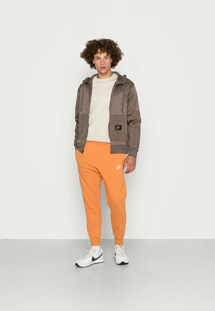 Nike Sportswear CLUB - Tracksuit Bottoms - Hot Curry/white - Image 2