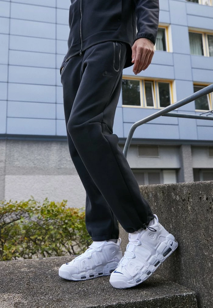 Nike Sportswear PANT - Tracksuit Bottoms - Black