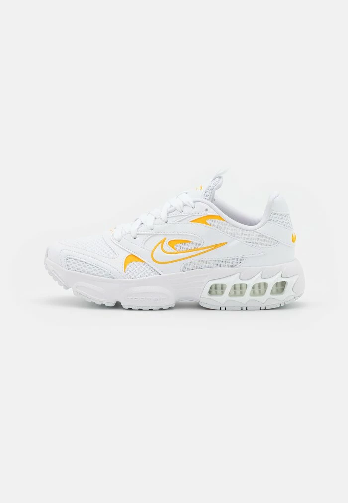 Nike Sportswear W ZOOM AIR FIRE SNKR - Trainers - White/university Gold