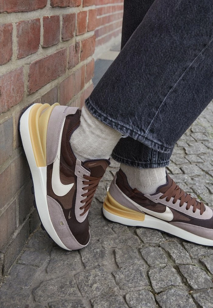 Nike Sportswear WAFFLE ONE - Trainers - Light Chocolate/natural/oil Grey - Image 4